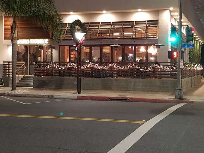 10 Best Restaurants in Long Beach (2023)