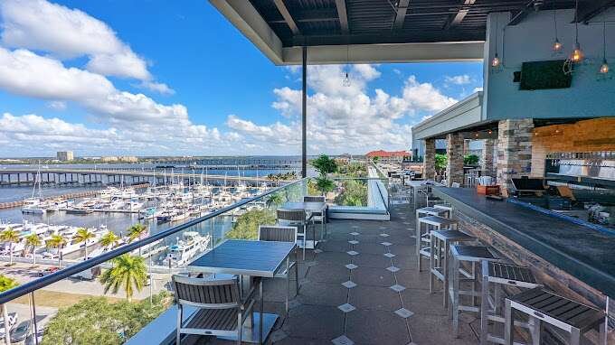 Oak & Stone - 10 Best Restaurants in Bradenton (2023)