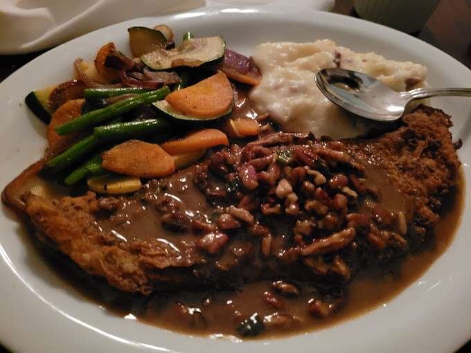 Brigsten's Restaurant - 10 Best Restaurants in Nola (2023)