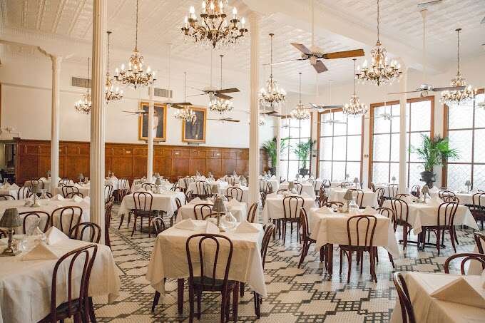 Arnaud's - 10 Best Restaurants in Nola (2023)