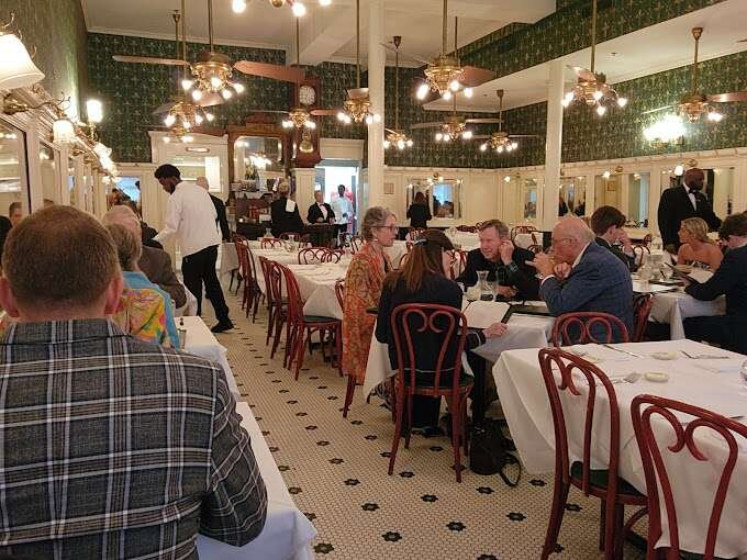 Galatoire's - 10 Best Restaurants in Nola (2023)