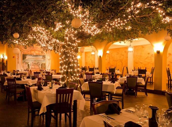Firefly - 10 Best Restaurants in 30A (2023)